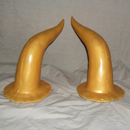 35cm (14") Long Curved Horns
